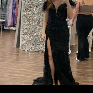 sherri hill prom dress
size 4
only worn once for prom